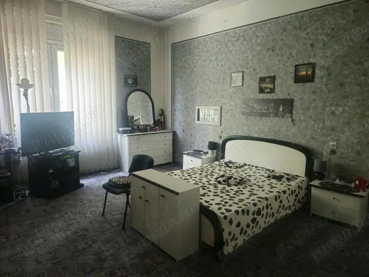 4 cam centr proprie ETAJ 1 zona Centrala - 1