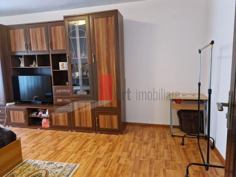 Garsoniera mare Crangasi - 1