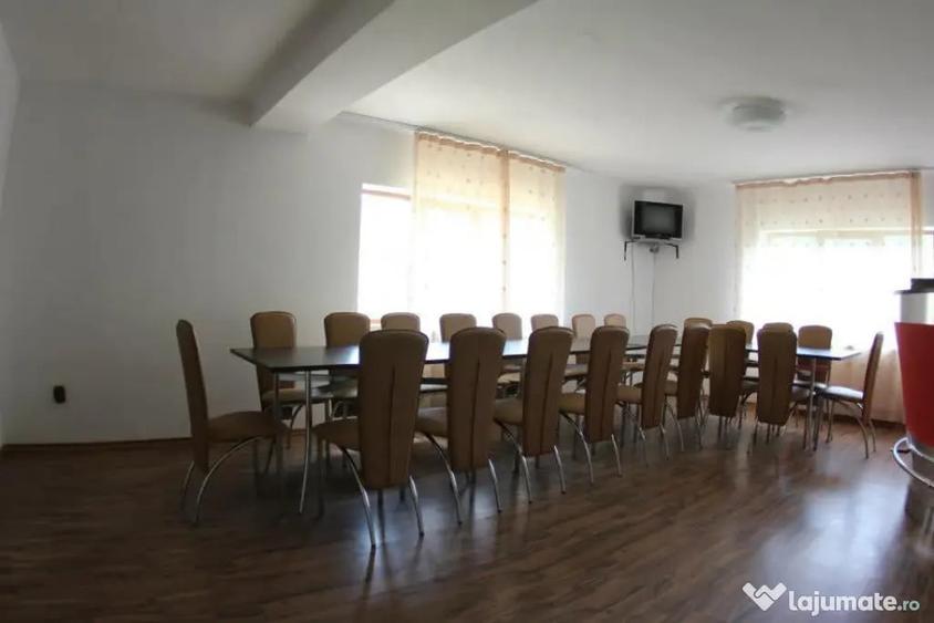 Casă cu 10 camere în Varlaam