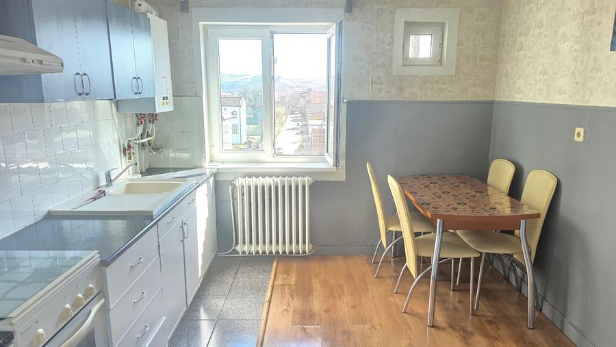 Vand apartament 2 camere decomandat  Deva,  Balcescu,intersectie cu 22 Decembrie - 1