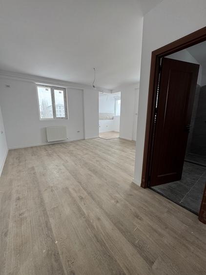 Garsoniera gata de mutat - Metrou D.Leonida - - 1