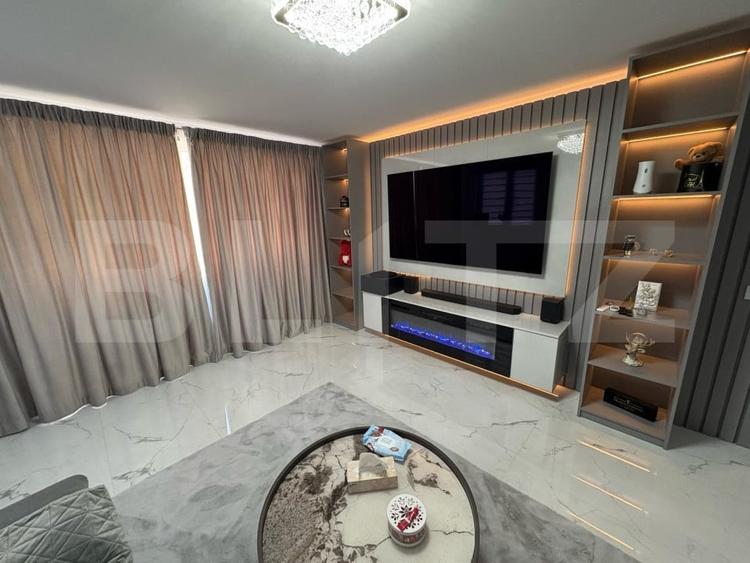 Apartament de vanzare, cu 3 camere, 73 mp + balcon 5 mp, zona Tractorul - 1