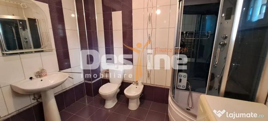 Casă cu 14 camere cu Teren 4000 Mp în Central