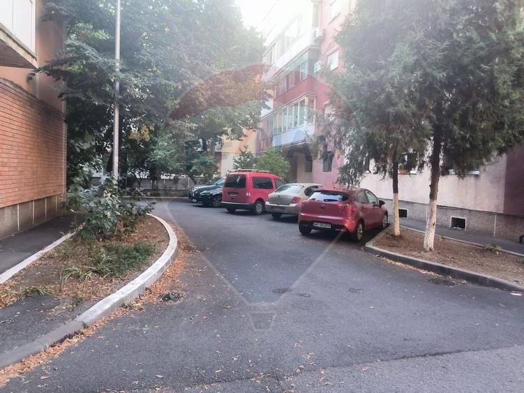 Vanzare ap 3 camere 2 bai etaj 1 complet decomandat  zona Miorita - 27