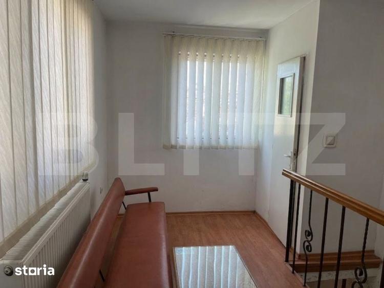 Casă cu 9 camere cu Teren 111 Mp în Brazda lui Novac
