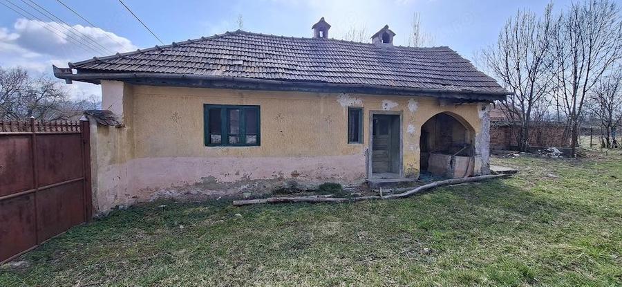 Vand Casa Compusa din 4 Camere - 8