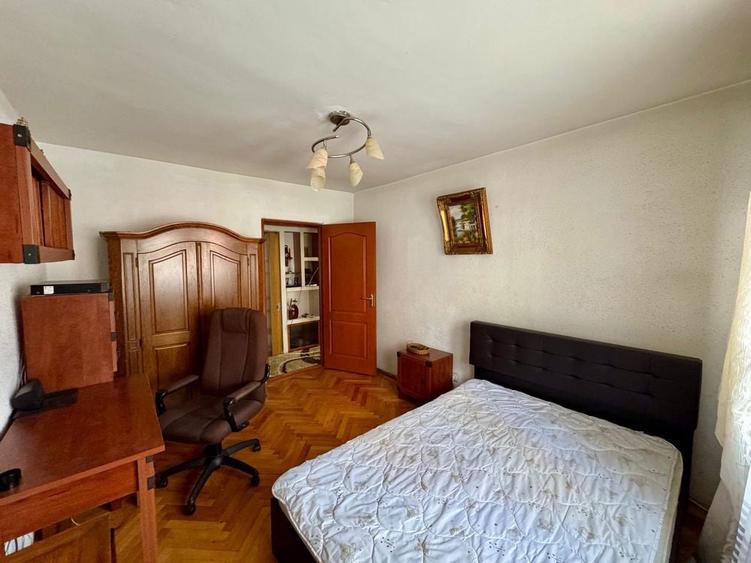 Apartament 2 camere decomandat in Vasile Aaron - proprietar - 1