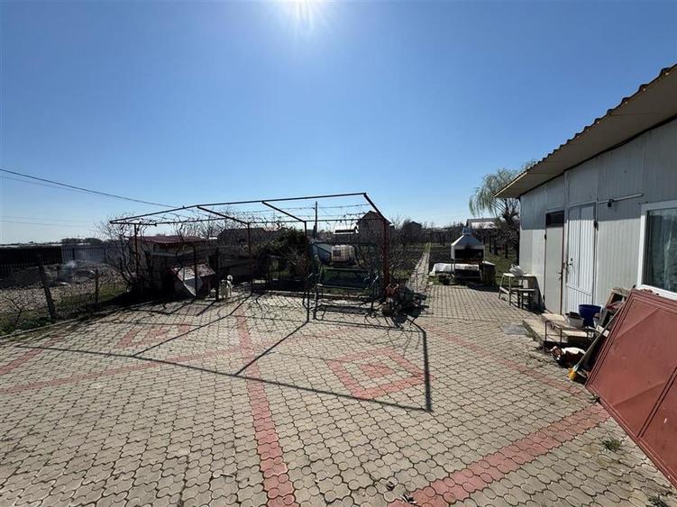 Casa pe structura metalica de vanzare in Focsani str Zabala 1C - 36