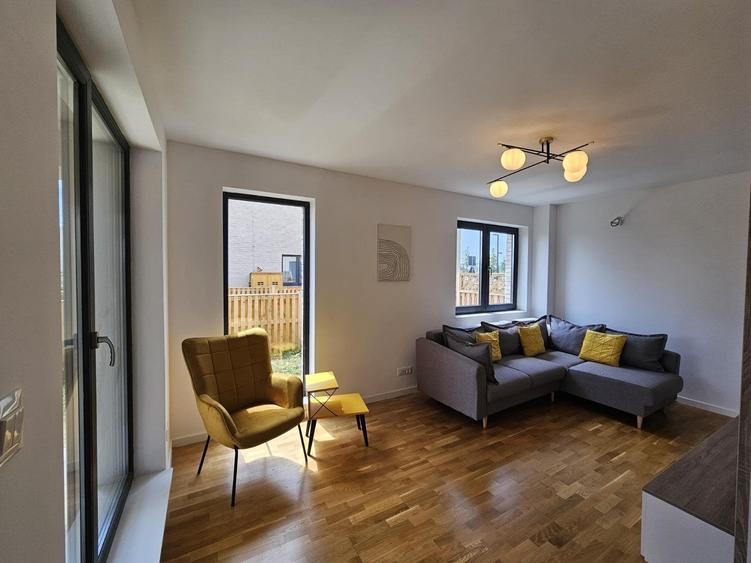 Liziera de Lac de vanzare vila 4 camere mobilat/utilat LA CHEIE! - 1