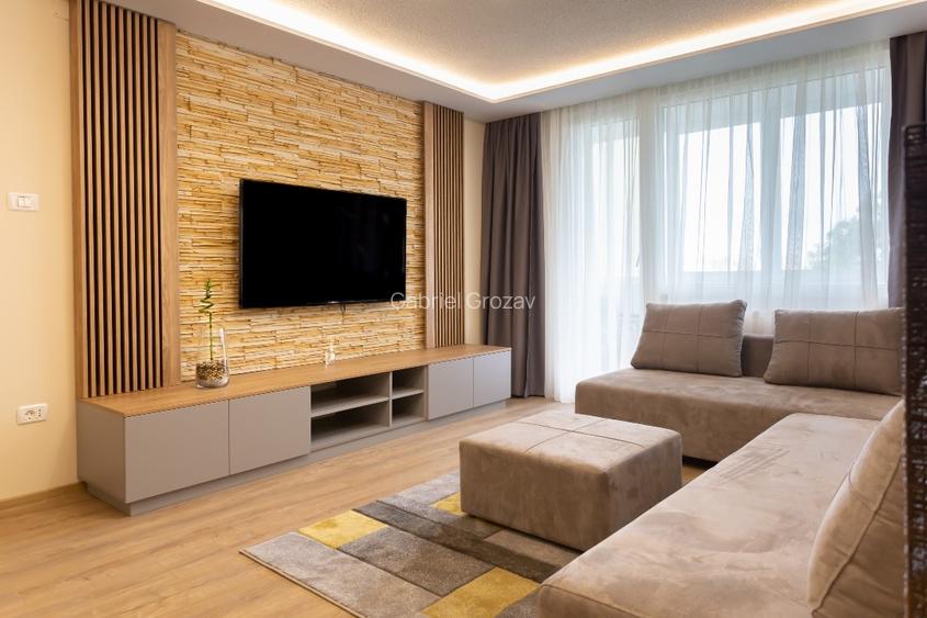 Apartament cu 3 camere semidecomandat în Central Apartament cu 3 camere semidecomandat în Central