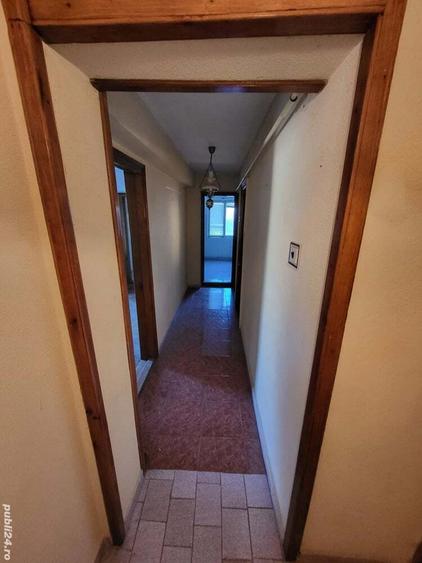 De vanzare apartament cu 3 camere etaj 3 in Parscov ,zona centrala! - 1