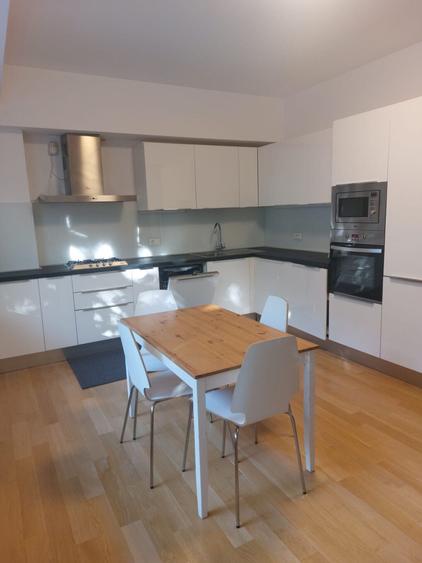 Apartament cu 3 camere semidecomandat, mobilat în Kiseleff