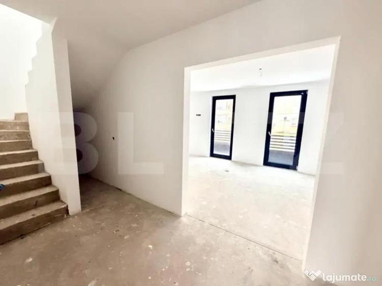 Apartament 3 camere , 101 mp , Scara interioara si Terasa , - 1