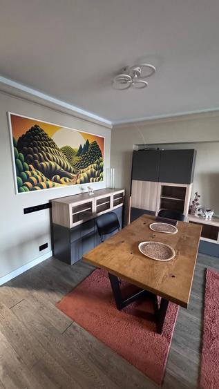 Apartament cu 4 camere decomandat, mobilat în Nicolina