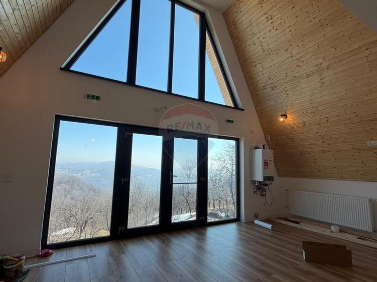 De vanzare Cabana A-Frame cu 1850 mp teren in zona Pucioasa, DB - 1