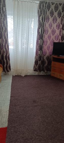 Podul Inalt ,se vinde la parter apartament 2 camere pret 44500 euro. - 2