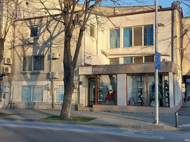 Inchiriez spatiu comercial 45 mp Bdul Mamaia, nr18, et. 1, Constanta Inchiriez spatiu comercial 45 mp Bdul Mamaia, nr18, et. 1, Constanta
