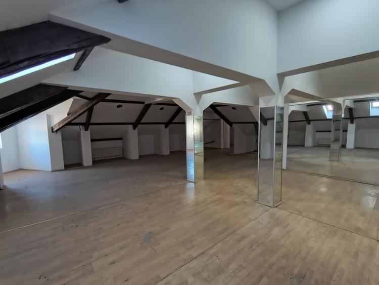 Ultracentral Promendata Stefan cel Mare-cladire interbelica diverse activitati - 11