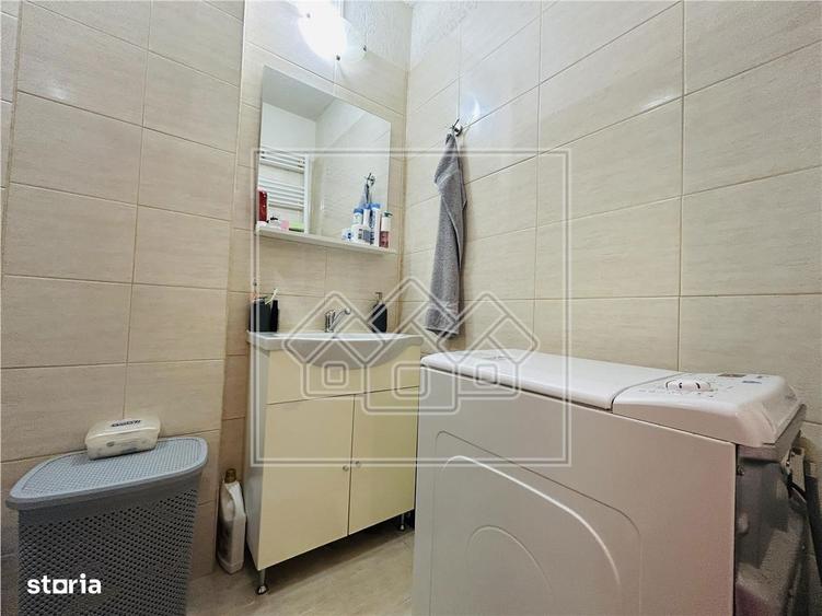 Ap cu 2 camere, la cheie, balcon - etaj intermediar - 12