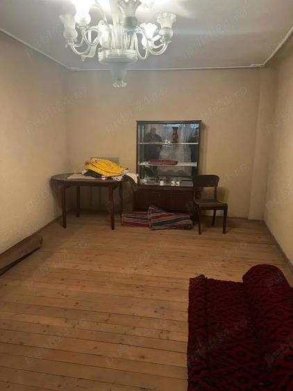 casa si teren de vanzare - 1