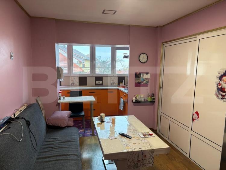 Apartament cu 3 camere decomandat, mobilat în Lunei