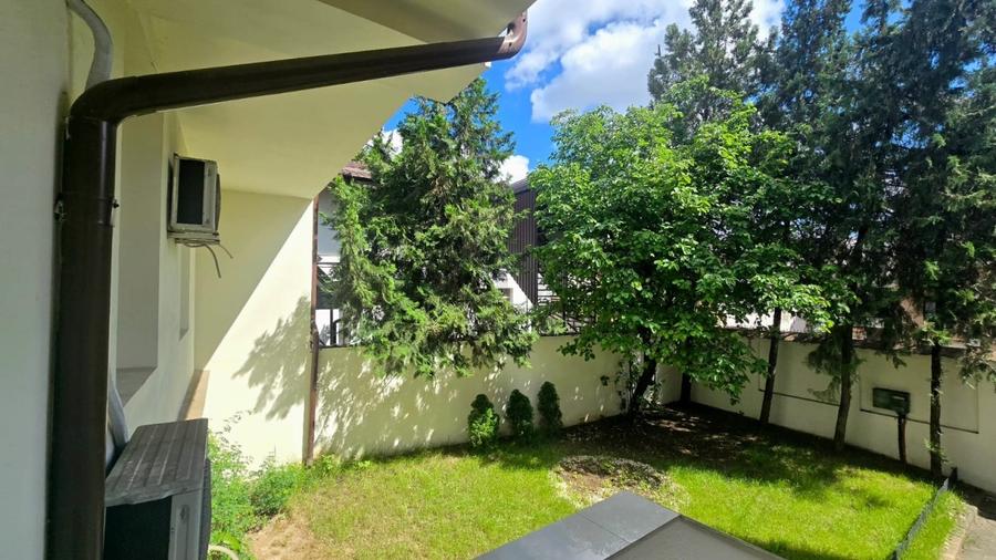 Casă individuală cu 10 camere cu Canalizare în Parcul Carol
