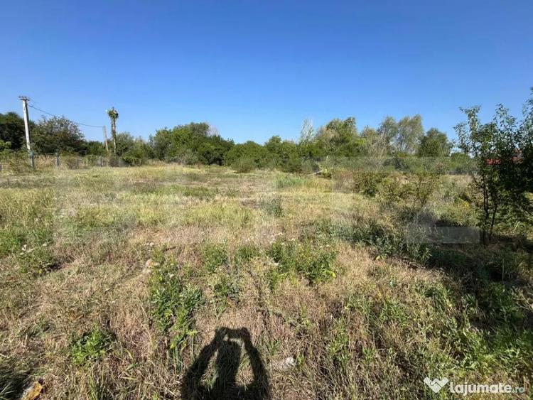 Teren intravilan de vanzare, 2.000 mp, deschidere 30 m - 5