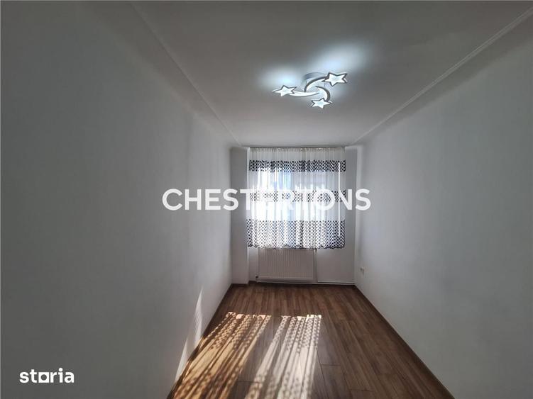 Apartament cu 3 camere semidecomandat în Independenței