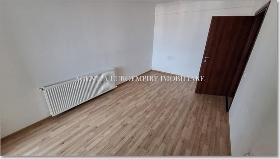 Apartament de vanzare in Constanta, Km 5 - 3 camere decomandat - 3
