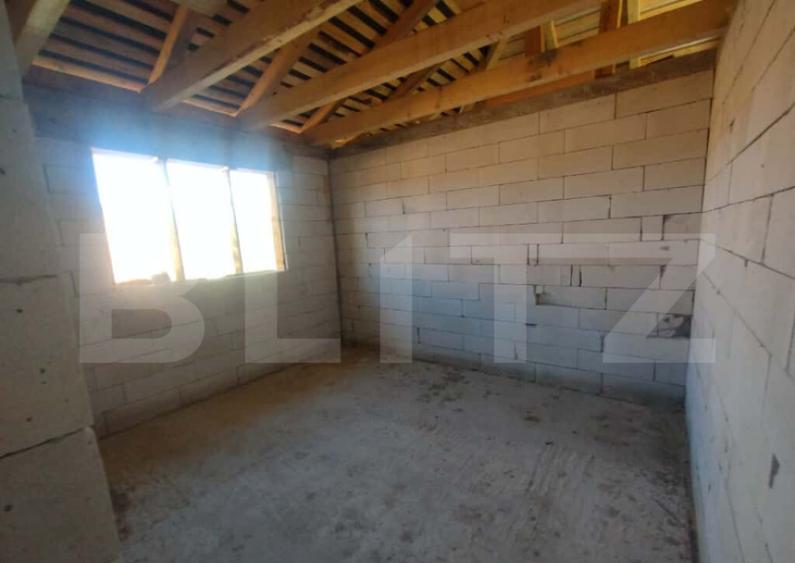 Casa cu 4 camere, 153 mp utili, teren 1000 mp extravilan, ut - 9