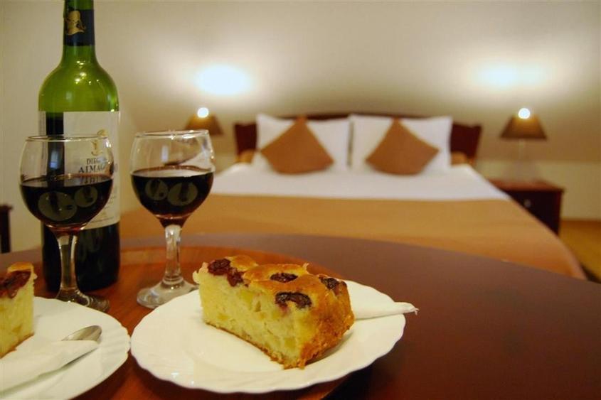 Pensiune, afacere la cheie, cu 10 camere la 10 minute de centru orasului - 27