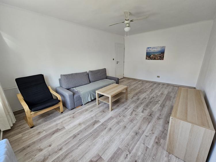 la 10 minute de Spitalul Judetean, la etajul 1-ambient placut si primitor - 9