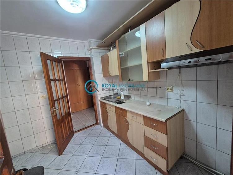 Royal Imobiliare - Vanzare apartament 3 camere zona Malu Rosu - 8