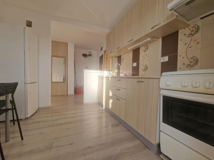 Navodari (Sud)- 2 camere decomandate, centrala gaze, liber -65.000euro - 22