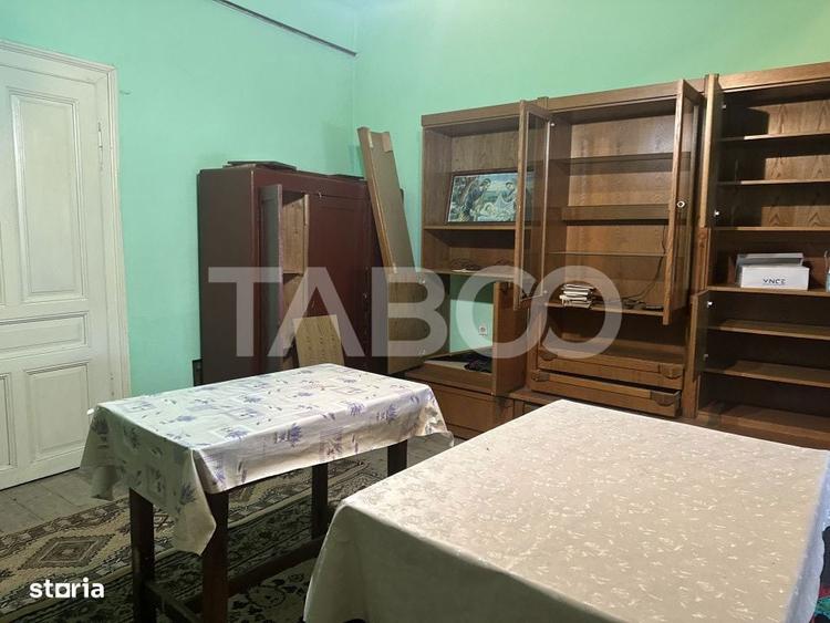 Casa cu potential de investitie in centrul satului 1540 mp teren - 10