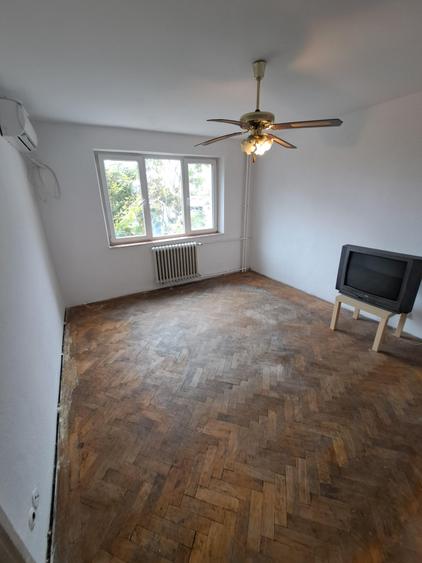 3 camere, intre Gara de Nord si Basarab, B-dul Dinicu Golescu, nr 39 - 3