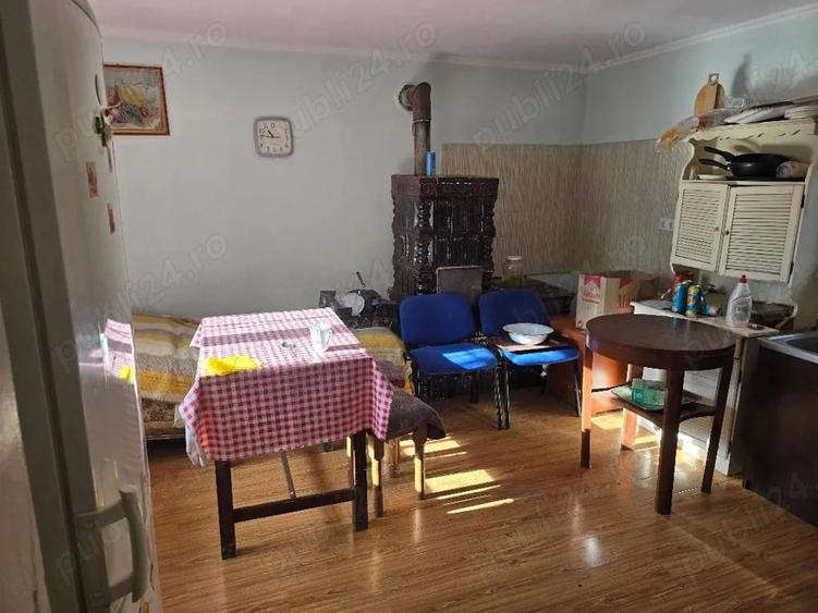 Casă cu 3 camere cu Teren 2500 Mp în Pietroasa