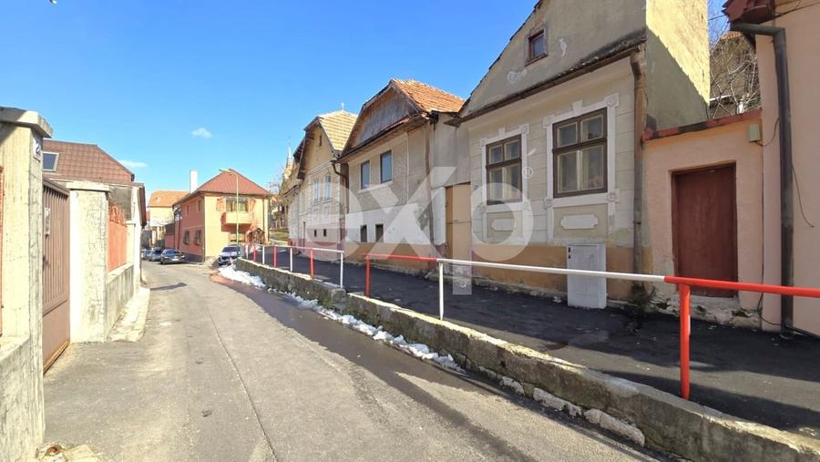 Casă cu potențial în Schei – cu front la două străzi | Strada Egalității - 1