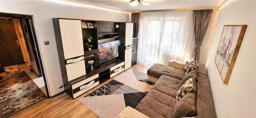 Decomandat, etaj2, mobilat, utilat, balcon, Tractorul, Brasov - 1