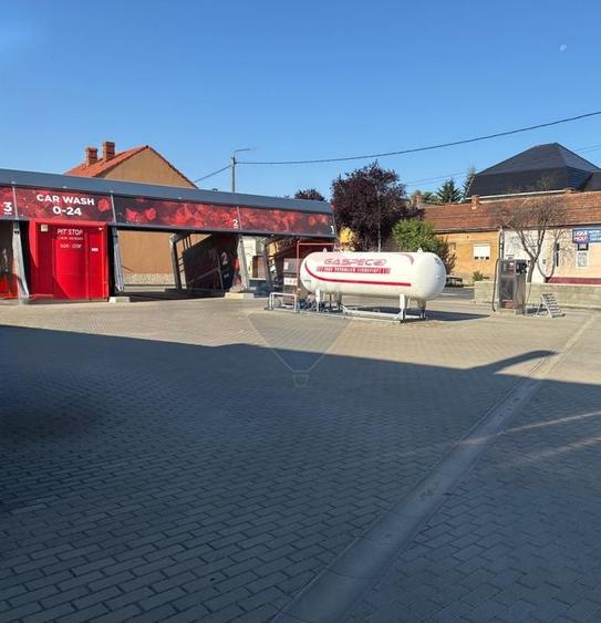 De inchiriat spatiu comercial  + posibilitate preluare statie GAZ - 7