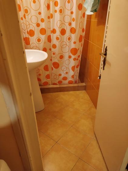 Apartament 3 camere partial mobilat, decomandat, et. 1/4 cu CT, zona Scoala 7 . - 3