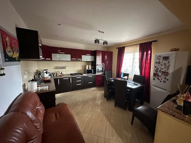 Casă spațioasă în Vânători, 5 camere, teren 1070 mp, livadă - 2