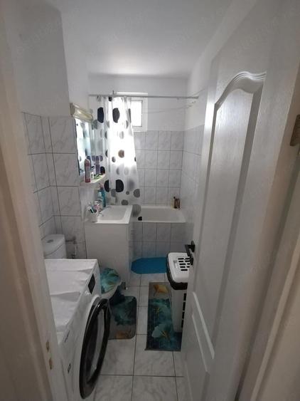 Vand apartament decomandat 2 camere zona Vasia (George Toparceanu) Medias, etaj intermediar - 5
