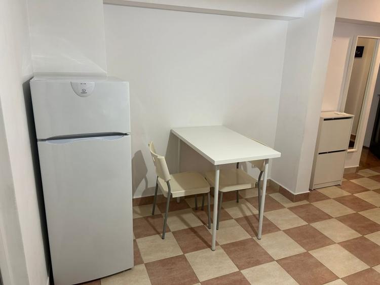 Garsonier Spatioasa - 40 mp / 5 minute Metrou Muncii / Decebal-Calea Calarasilor - 8