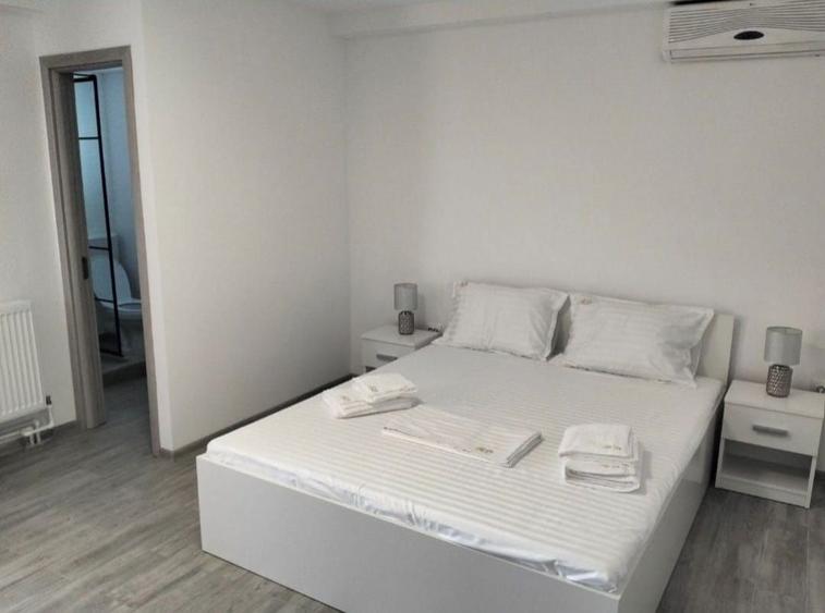 Camere de inchiriat - zona Delfinariu - studenti - 2