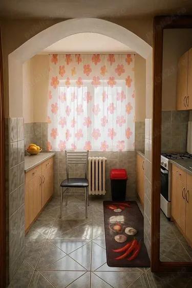 Parcul 22 Decembrie , apartament 2 camere tip Q , etaj 1, semidecomandat - 4