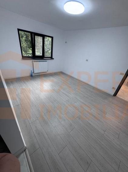 Apartament 2 Camere de vânzare Poarta 6 | Decomandat - 4