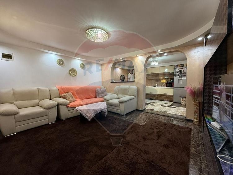 Casa  Vila cu 4 camere de vanzare in zona Medeea  Constanta - 2