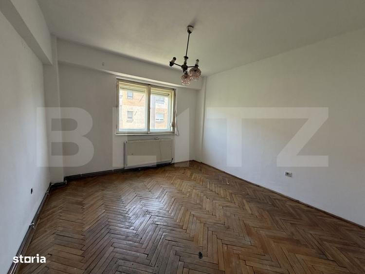 Apartament cu 3 camere decomandat în Micro 16