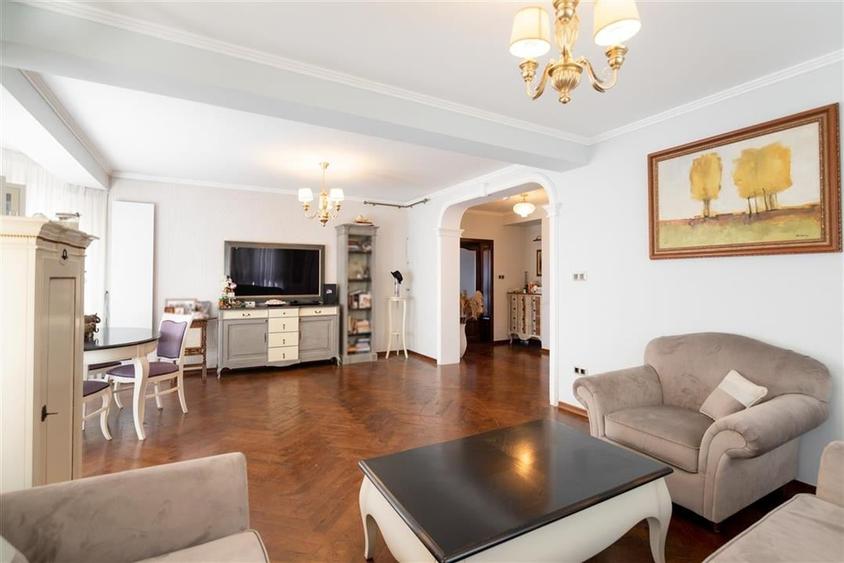 RECO Vila cu 5 camere str. Apateului- zona Nufarul - 28